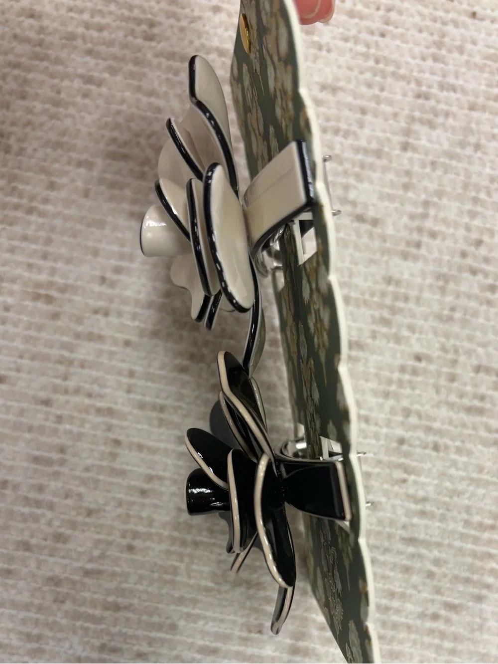 NWT ⚜️🖤⚜️ Sunday State Floral Hair Claw Clips set of 2